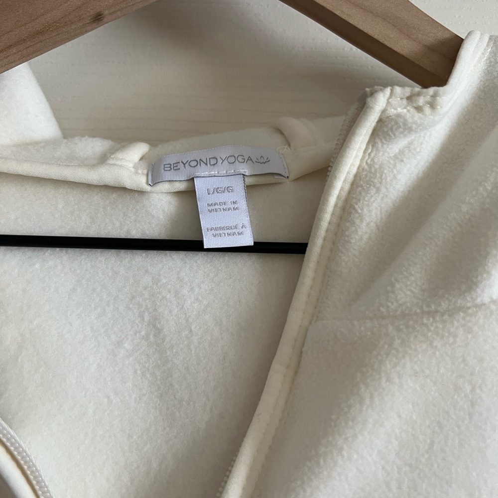 Beyond Yoga Ivory Fleece Pullover - Picture 3 of 5